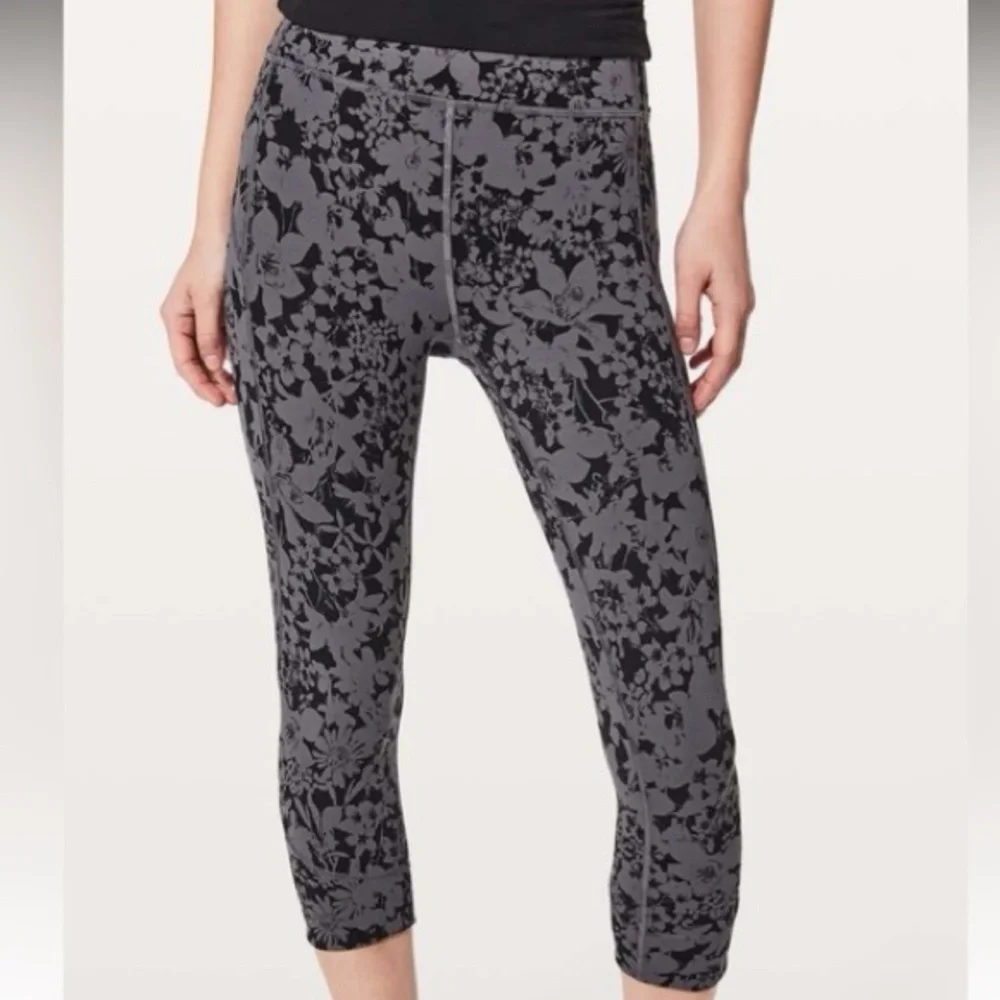Lululemon In Movement Crop 19